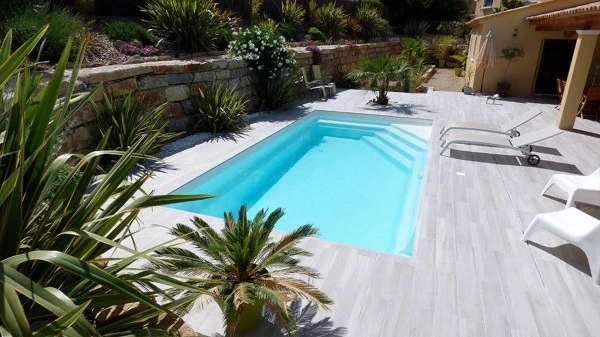 Piscine coque à Saint-Pair-sur-Mer