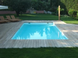 Prix pour installer une piscine à fond plat   