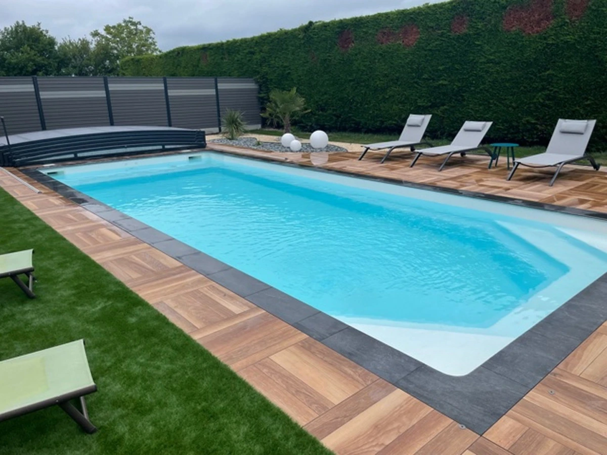 
                                JMA PISCINES -
                                Installation de piscines  en coque polyester à Saint-Pair-sur-Mer