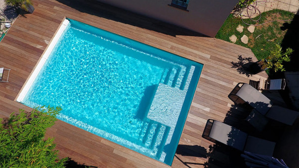 Vente de piscines  en coque polyester à Saint-Pair-sur-Mer